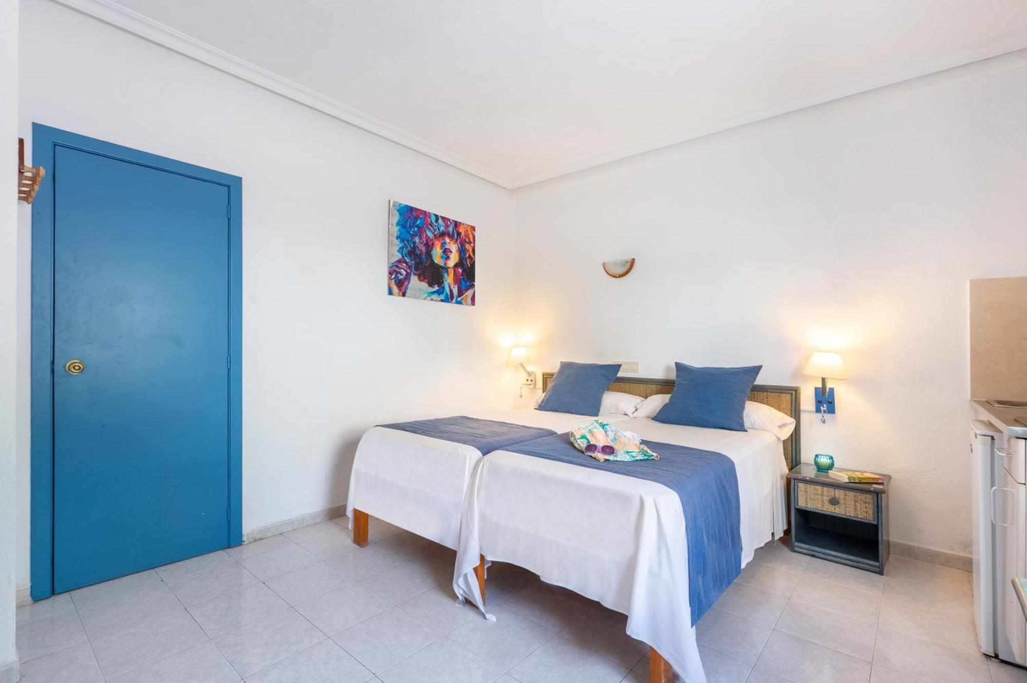 Aparthotel Vibra Del Mar - Adults Only Сан-Антонио-Абад Экстерьер фото