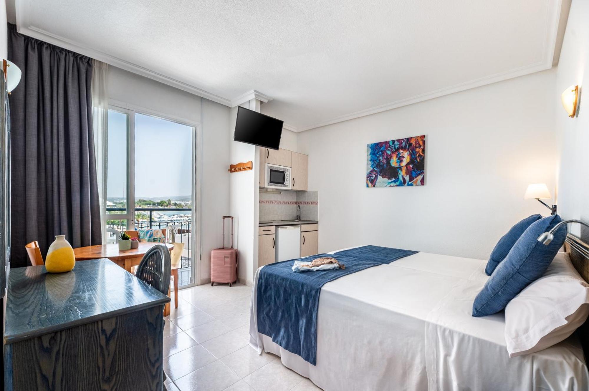 Aparthotel Vibra Del Mar - Adults Only Сан-Антонио-Абад Экстерьер фото