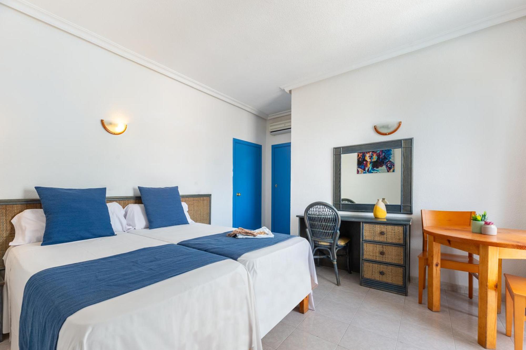 Aparthotel Vibra Del Mar - Adults Only Сан-Антонио-Абад Экстерьер фото