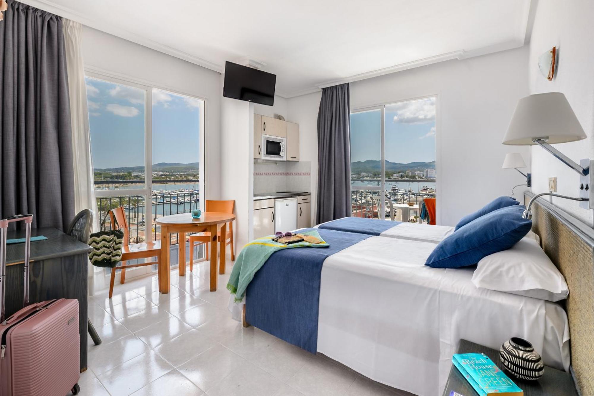 Aparthotel Vibra Del Mar - Adults Only Сан-Антонио-Абад Экстерьер фото