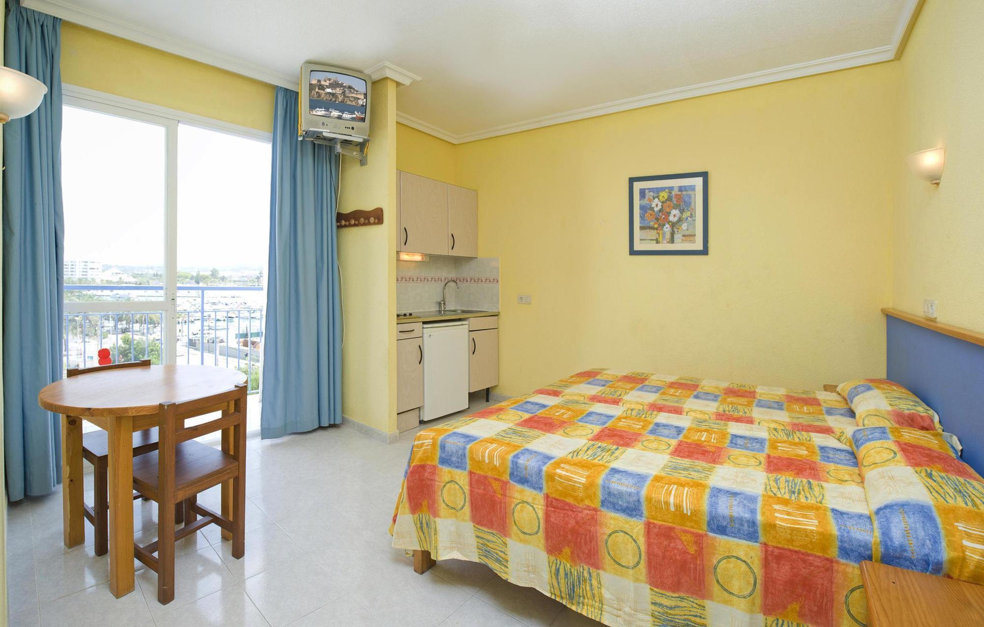 Aparthotel Vibra Del Mar - Adults Only Сан-Антонио-Абад Экстерьер фото